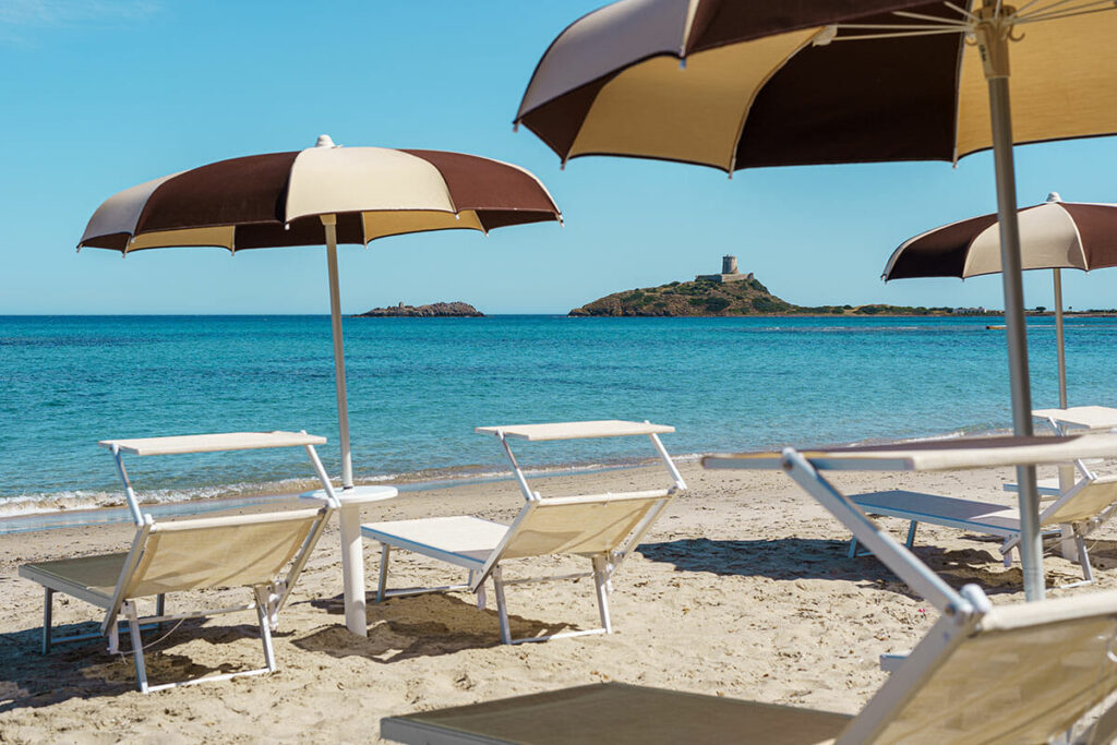 Strand Su Guventeddu kristallklares Wasser beim Sant'Efis Hotel Pula