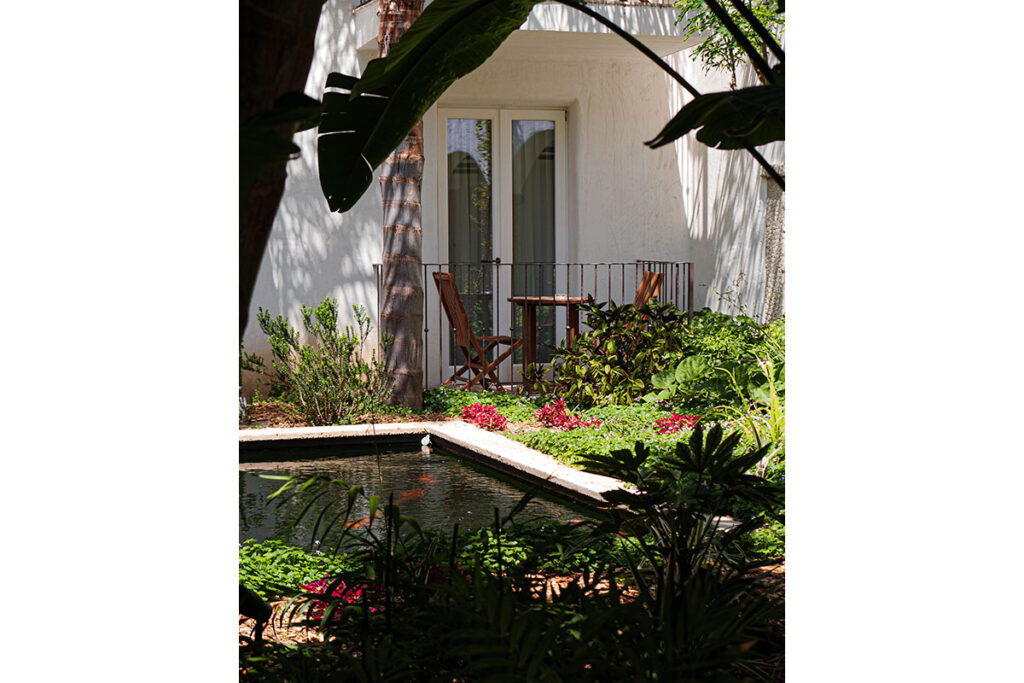 Hell und elegant eingerichtetes Prestige Zimmer im Sant'Efis Hotel Pula, Südsardinien